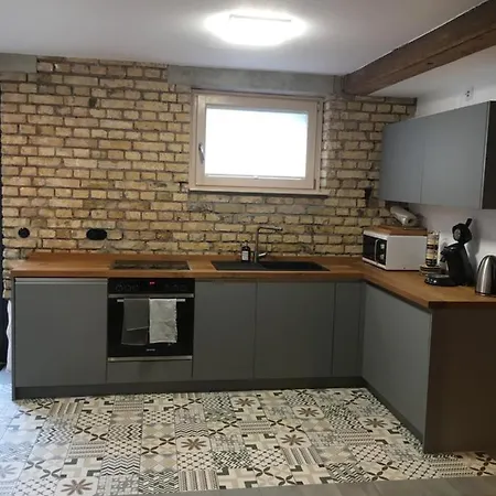 Апартаменты Neue Und Barrierefreie Altbauwohnung Mit Charme Шёмберг