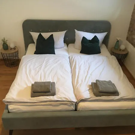 Neue Und Barrierefreie Altbauwohnung Mit Charme Шёмберг
