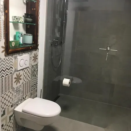 Апартаменты Neue Und Barrierefreie Altbauwohnung Mit Charme